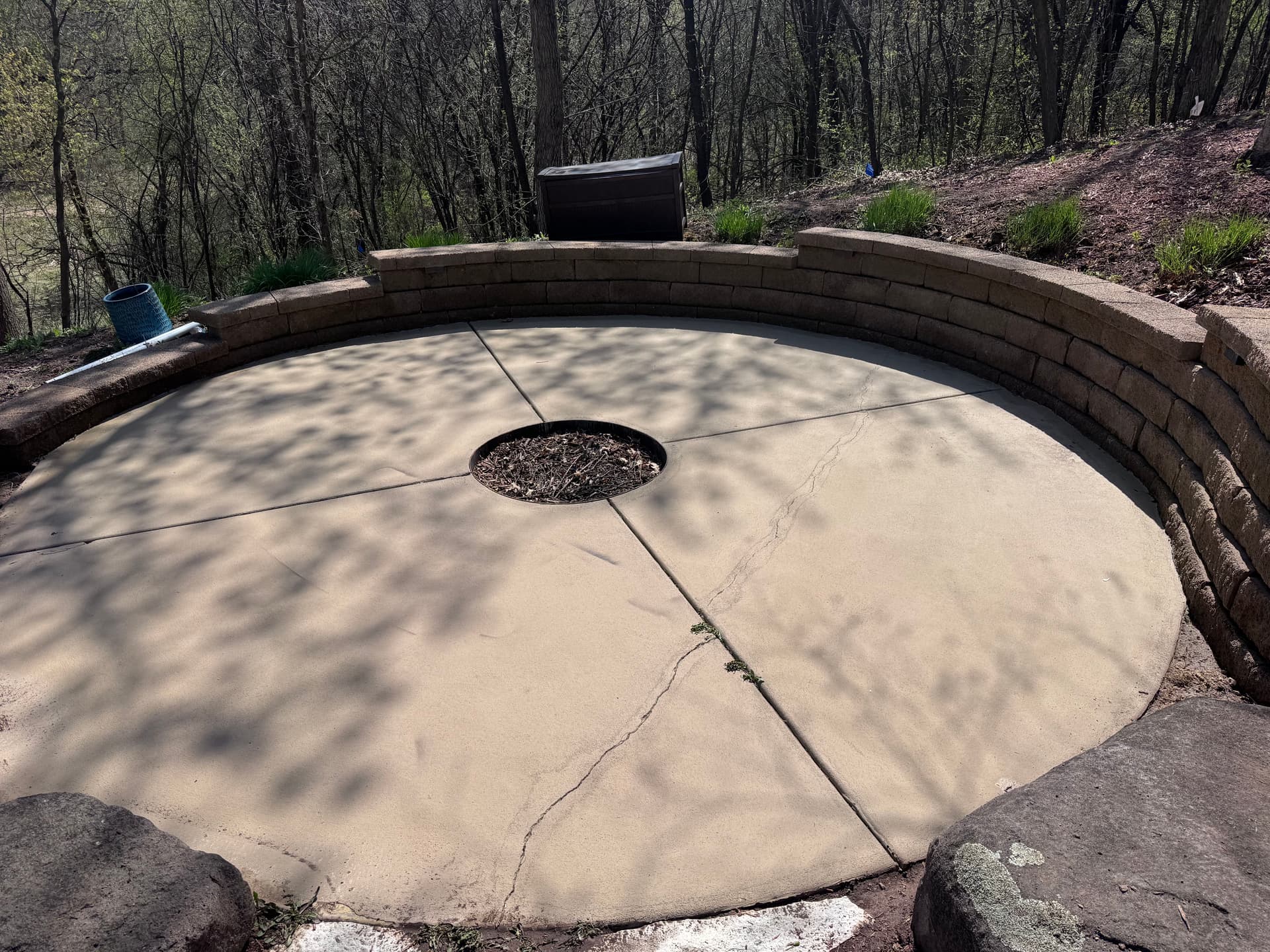 Gallery photos for Fire Pit Patio and Retaining Wall Cleaned Party-Ready: Image #1