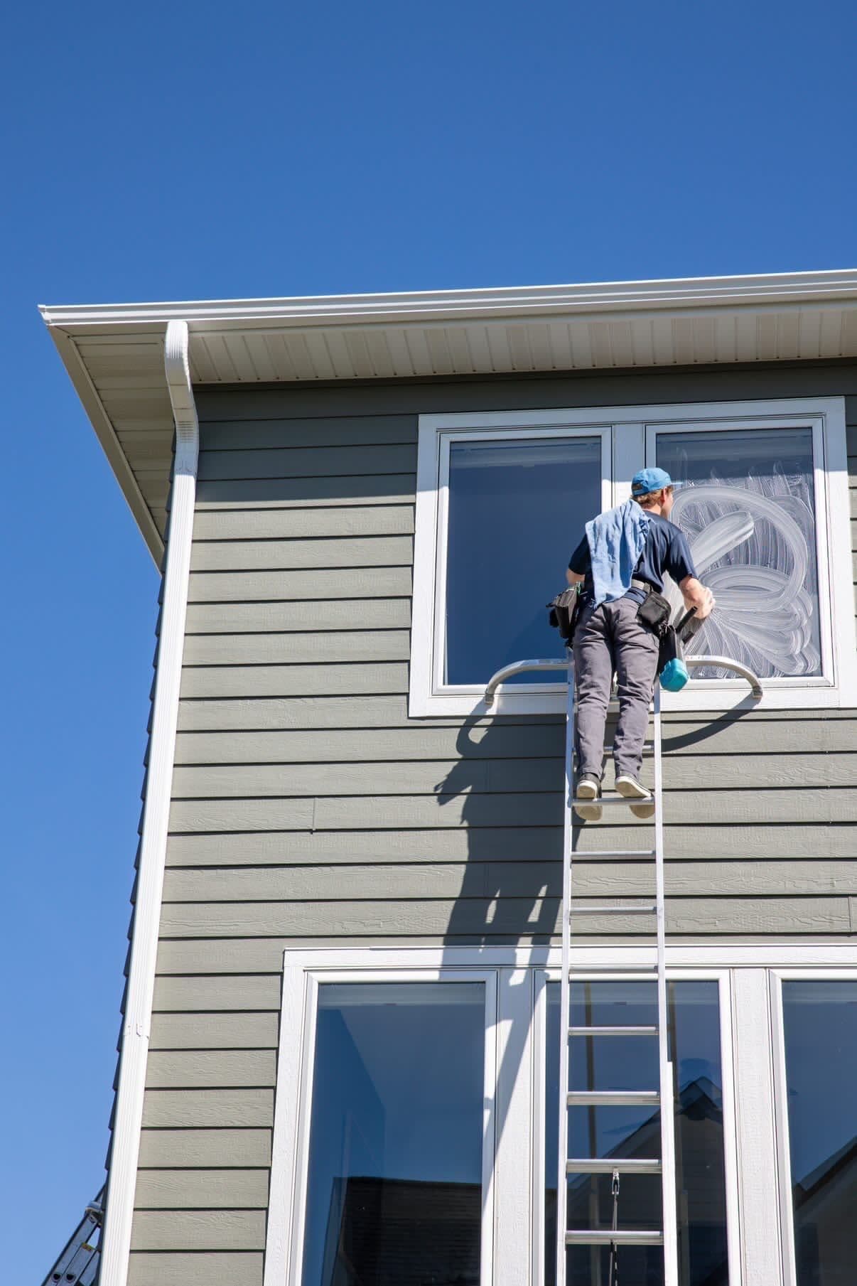 Gallery photos for Full Interior and Exterior Window Cleaning in Chaska: Image #3