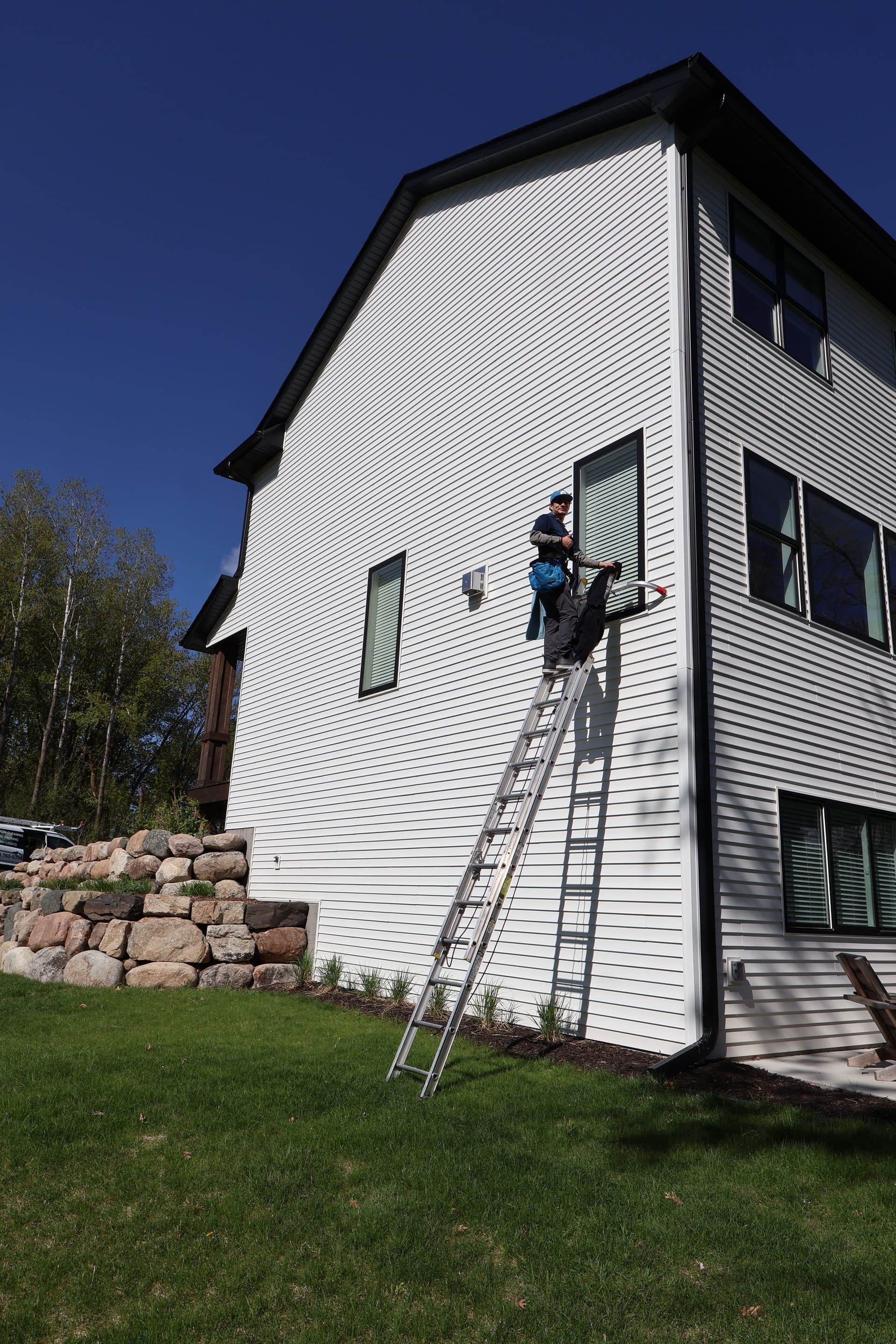 Gallery photos for Two-Man Crew Window Cleaning Gets the Job Done Right: Image #1